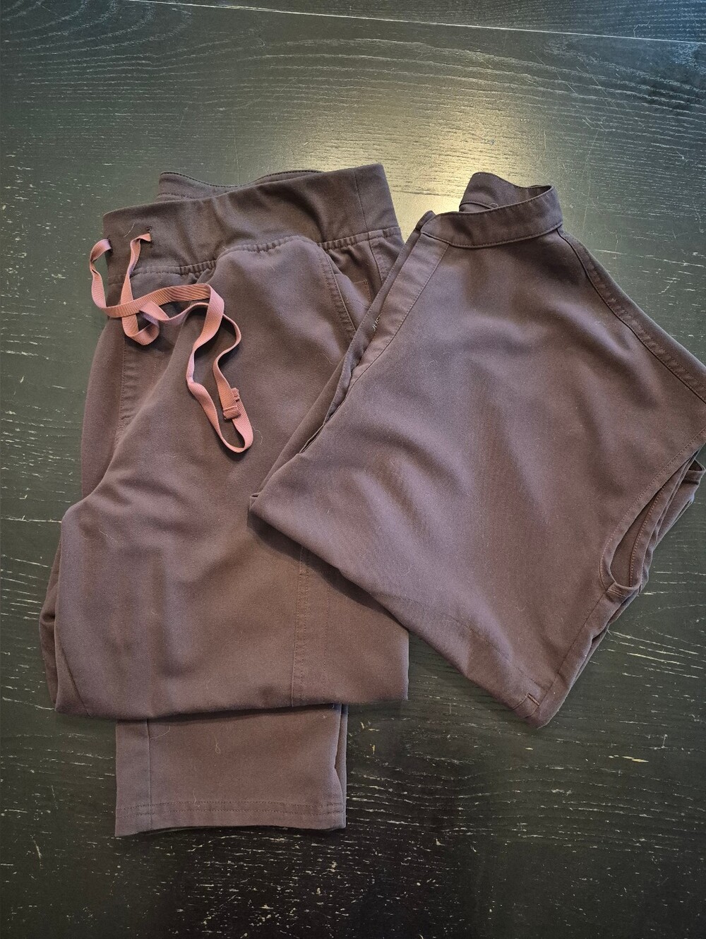 FIGS Scrub Set in Espresso M/XL